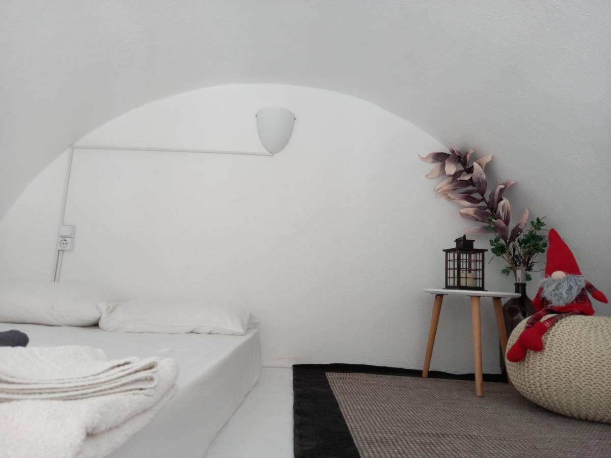 Three Harites Perissa (Santorini) Exterior foto