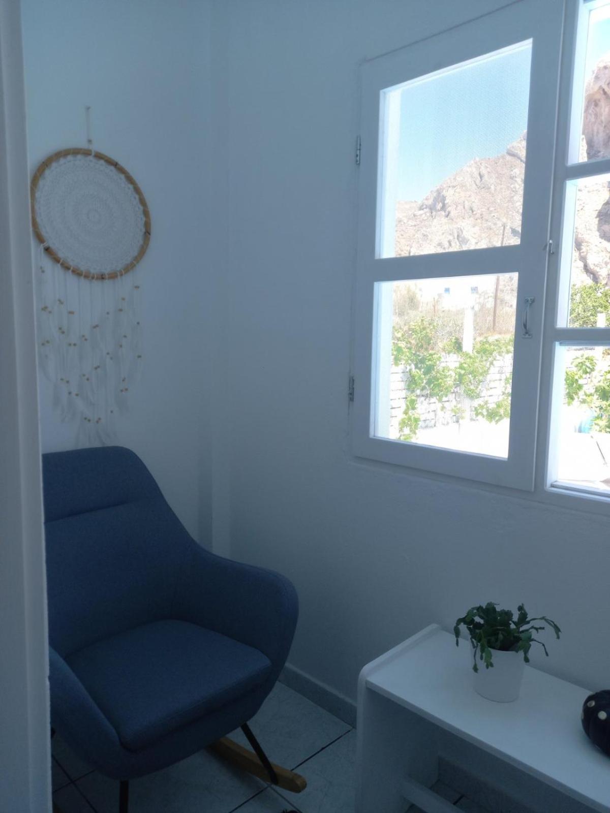 Three Harites Perissa (Santorini) Quarto foto